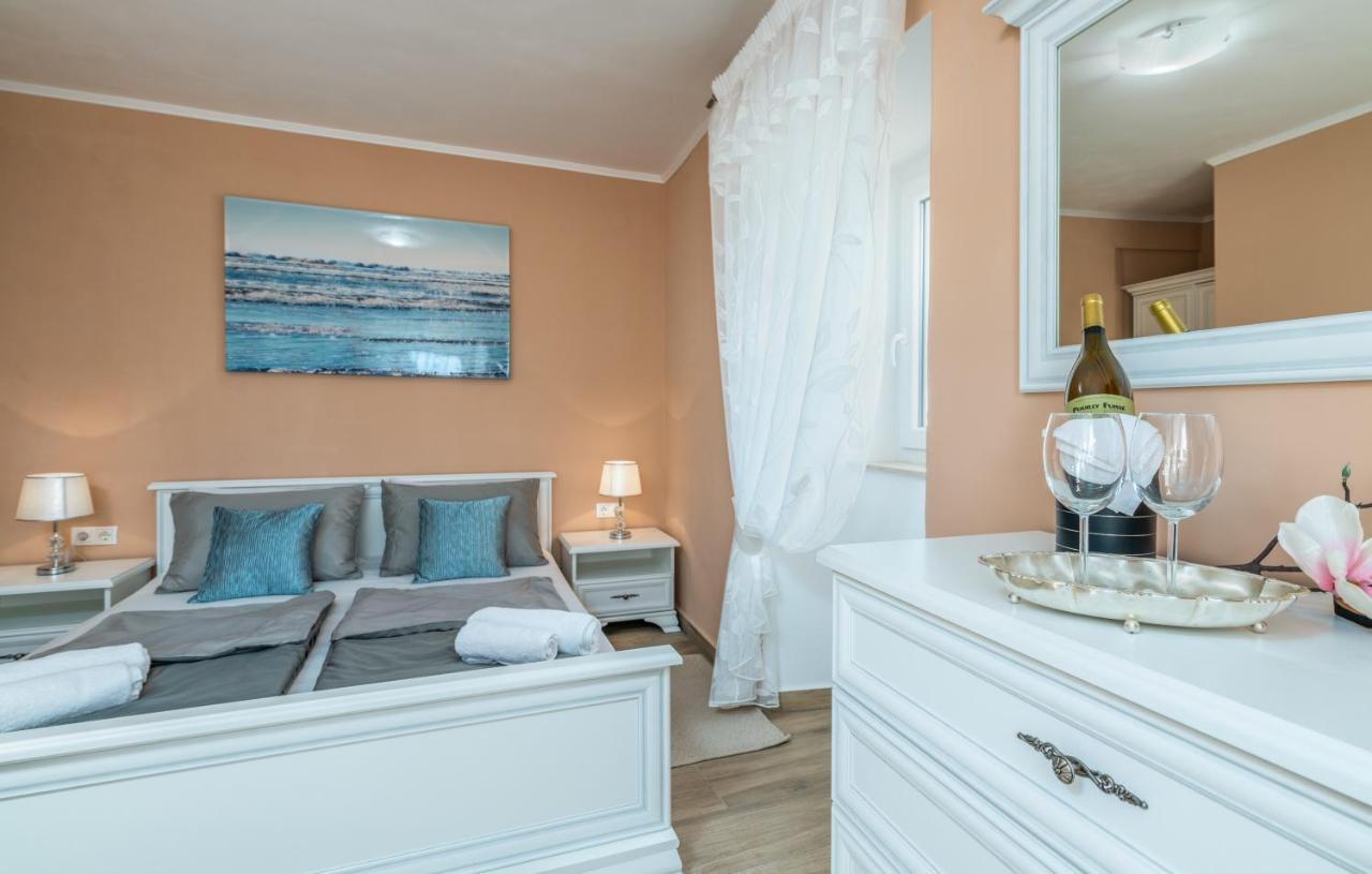 Holiday House Serenity Malinska Esterno foto