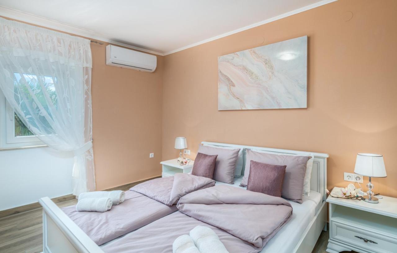 Holiday House Serenity Malinska Esterno foto